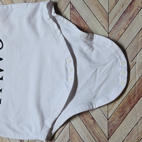 ​My Big Brother Has Paws Baby Onesie Funny Pet Sibling Bodysuit Gender Neutral - Picture 3 of 6